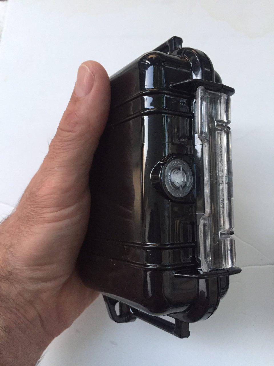 ../../../_images/trezor-case.jpg